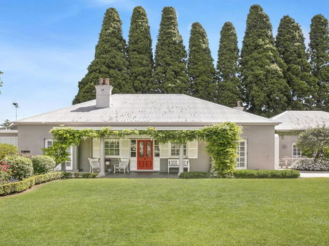 Nattai Lodge House & Cottage In Beautiful Garden - Accommodation in Brisbane 3