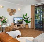 St Tropez Beachside Luxe - Accommodation in Brisbane