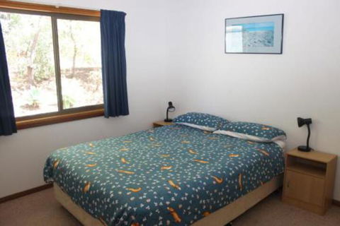 LIZ LAKE - Accommodation in Brisbane 2