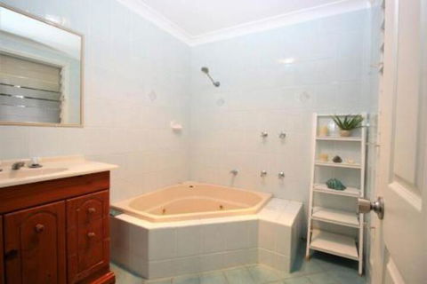 MAGIC BEACH HOUSE PET FRIENDLY - Accommodation in Brisbane 2