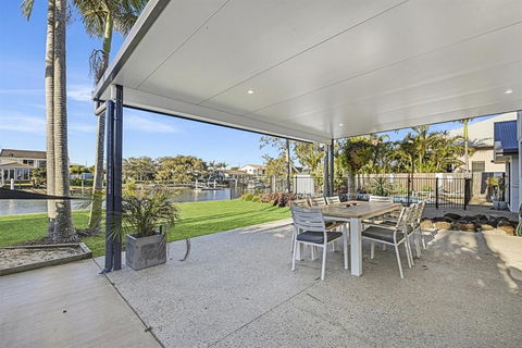 CANAL HOME NEAR MOOLOOLABA Kooringal - Accommodation in Brisbane 3
