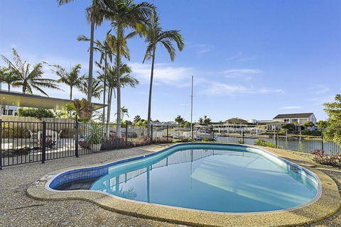 CANAL HOME NEAR MOOLOOLABA Kooringal - Accommodation in Brisbane 6