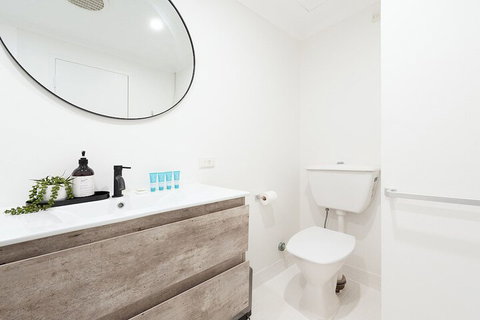 Ultimate Bondi Living - Accommodation in Brisbane 6