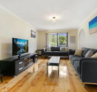 Family Getaway Walk to Bay Beach