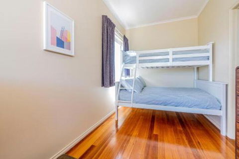 VIEWS FOREVER INVERLOCH - Accommodation in Brisbane 6