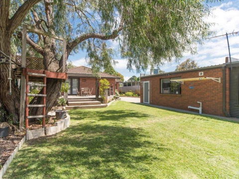 Family Foreshore Favourite - Accommodation in Brisbane 4