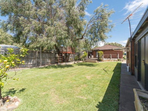 Family Foreshore Favourite - Accommodation in Brisbane 1