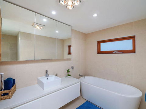 Ocean Oasis 13 Curtis Parade - Accommodation in Brisbane 1