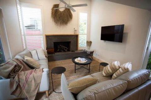 MONREPOS - Accommodation in Brisbane 3