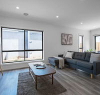Comfy And Warm Home In Point Cook - Accommodation in Brisbane