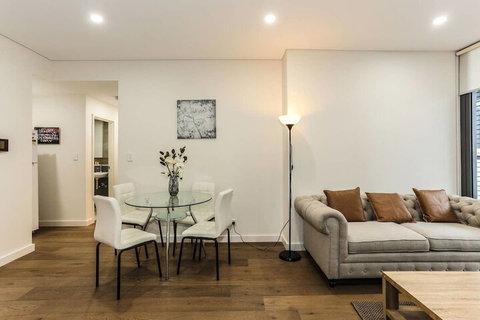 New Bright Apartment In Waterloo Near Park - Accommodation in Brisbane 2