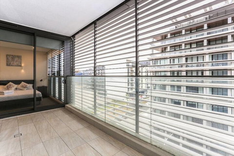 New Bright Apartment In Waterloo Near Park - Accommodation in Brisbane 5