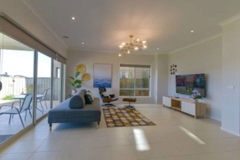 Luxury Waterfront Grand Villa In Melbourne - Accommodation in Brisbane 0