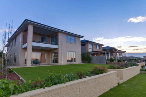 Luxury Waterfront Grand Villa In Melbourne - Accommodation in Brisbane 4