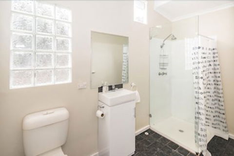 Storm Bay Cottage - Accommodation in Brisbane 7