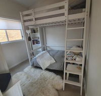 Oakey Creek HV Country Retreat walk to wine tasting - Accommodation in Brisbane