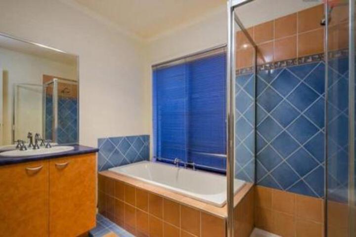 Altona Meadows VIC Accommodation in Brisbane