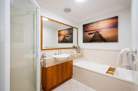Oceanside - Accommodation in Brisbane 1
