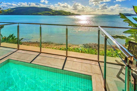 Yacht Club 19 Bijou De Mer 2 Buggies - Accommodation in Brisbane 3