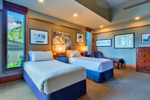 Yacht Club 19 Bijou De Mer 2 Buggies - Accommodation in Brisbane 5