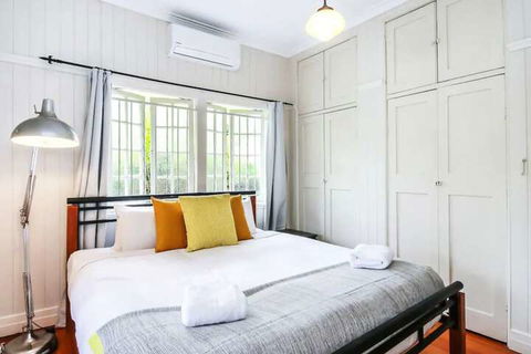 Quiet 3 Bedroom House In Albion With Parking - Accommodation in Brisbane 5