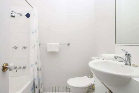 Comfortable Studio Near New Farm Park - Accommodation in Brisbane 2