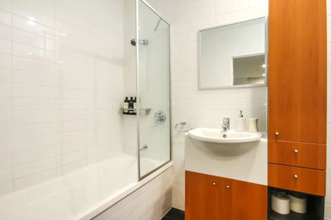 Large 3 Bedroom Apartment With River Views Near The Stadium - Accommodation in Brisbane 5