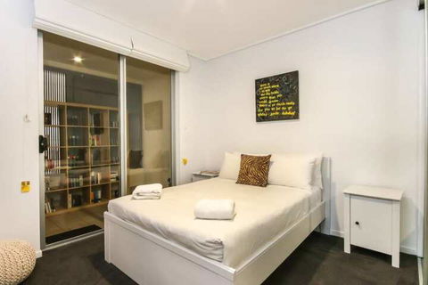 Large 3 Bedroom Apartment With River Views Near The Stadium - Accommodation in Brisbane 4