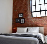 Stylish Warehouse Conversion in Heart of Fitzroy - Accommodation in Brisbane