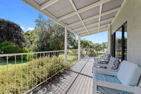 MERMAIDS On MARENGO Large Home With Wifi - Accommodation in Brisbane 2