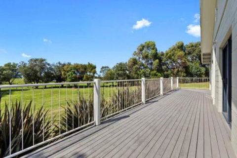 MERMAIDS On MARENGO Large Home With Wifi - Accommodation in Brisbane 6