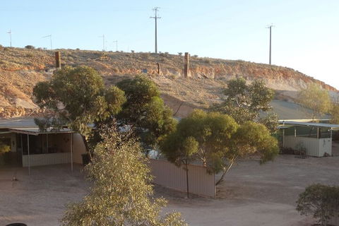 Di's Dugouts - Accommodation in Brisbane 1