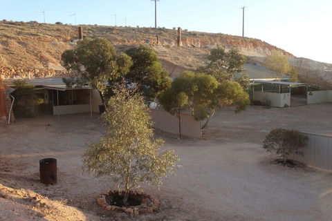 Di's Dugouts - Accommodation in Brisbane 3