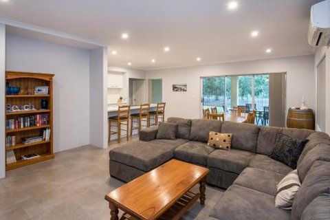 Fairway Isle - Accommodation in Brisbane 0