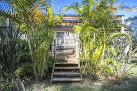 MOLLYMOOK BEACH COTTAGE - Accommodation in Brisbane 5