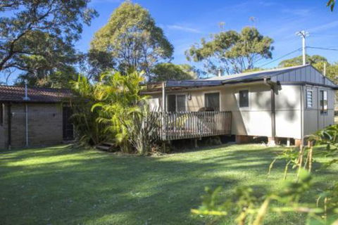 MOLLYMOOK BEACH COTTAGE - Accommodation in Brisbane 6