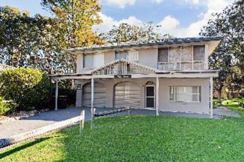 3 Bedroom House Bay Serene 15 Mistral Close - Accommodation in Brisbane 1