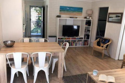 ALOHA At BLUEYS - Accommodation in Brisbane 0