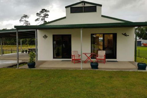 Froggy Hollow Holiday Cottage - Accommodation in Brisbane 0