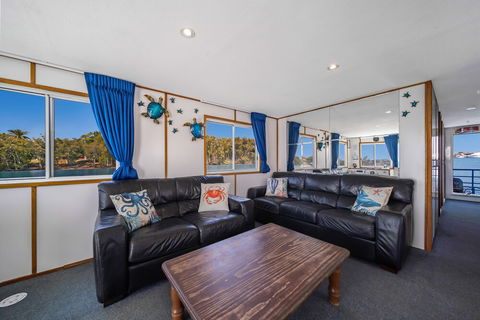 Coomera Houseboat Holidays - Accommodation in Brisbane 5
