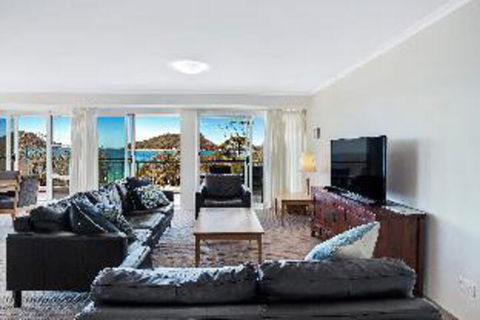 3 Bedroom Apartment Albacore Unit 6 12 Ondine Close - Accommodation in Brisbane 1