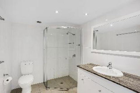 3 Bedroom Apartment Albacore Unit 6 12 Ondine Close - Accommodation in Brisbane 4