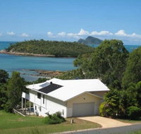 Hideaway Retreat Beach House with Pool - Accommodation in Brisbane