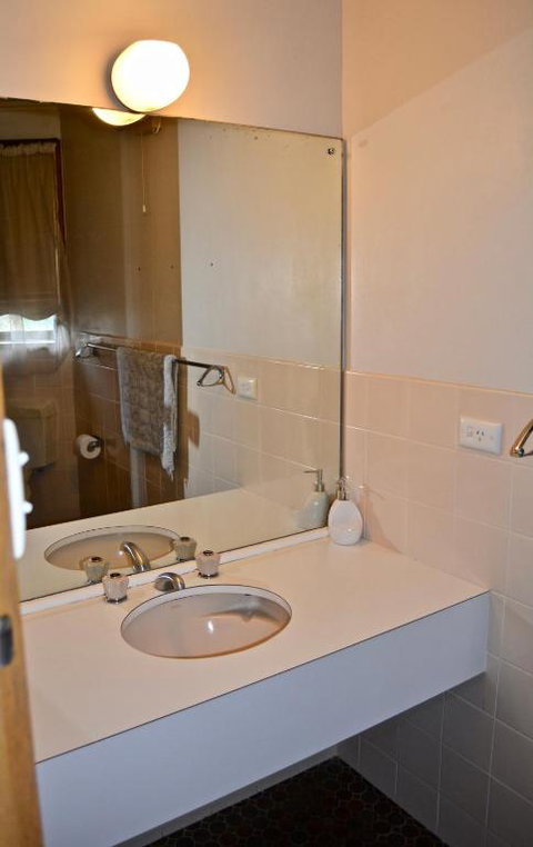 Dolphinview - Accommodation in Brisbane 5