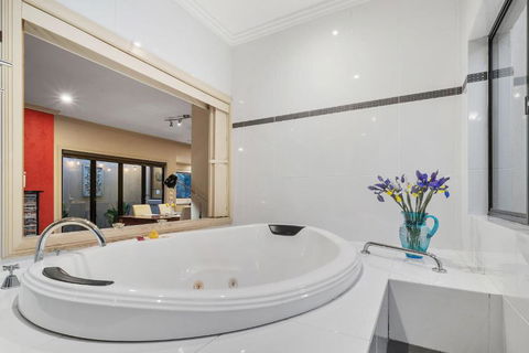 About Time Retreats Studio Seven - Accommodation in Brisbane 2