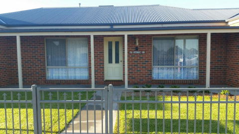 Numurkah Apartments The Saxton - Accommodation in Brisbane 5