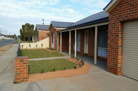 Numurkah Apartments The Saxton - Accommodation in Brisbane 3