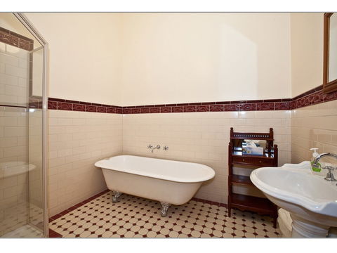 Fairholme Townhouse - Accommodation in Brisbane 2