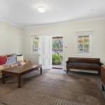 THE TEACHERS COTTAGE - Accommodation in Brisbane 0