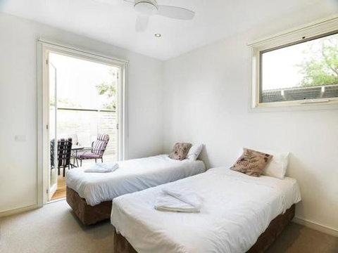 ONE LEVEL At BROADBEACH RESORT - Accommodation in Brisbane 6